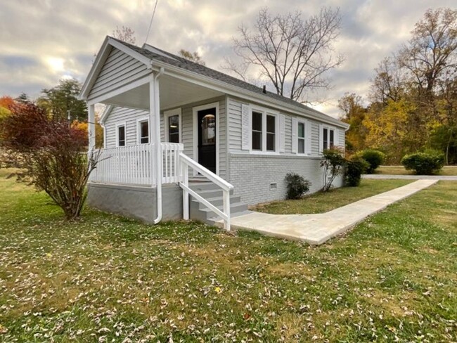 2 bedroom/1 bath home in East Morristown. - 2 bedroom/1 bath home in East Morristown.