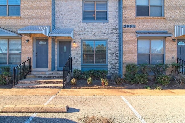 Building Photo - 3004 Whisper Oaks Ln Unit D