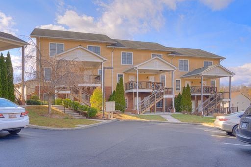 Building Photo - Bennett Hill Rental