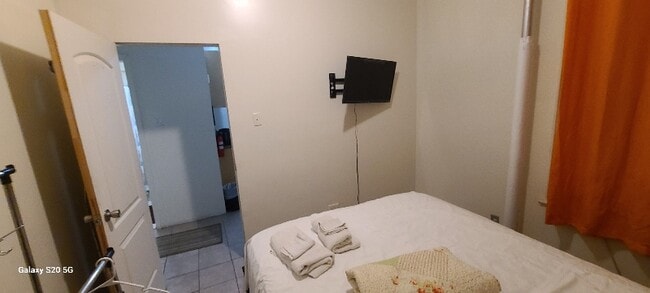 Photo - 524 Timpson Pl Unidad #4