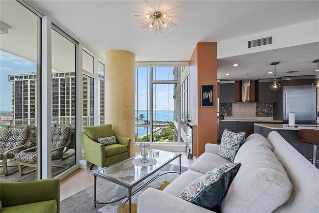 Building Photo - 175 1st St S Unit 2102