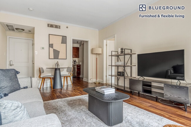 Photo - 200 E Chestnut St Unidad FL9-ID621