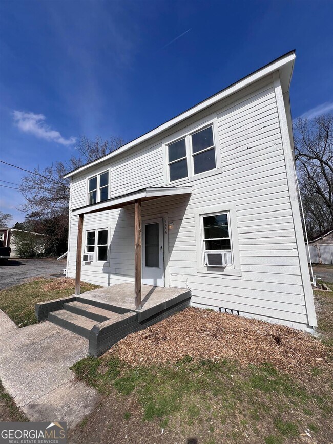 304 Cedar St Townhome Townhome Rental in Carrollton GA