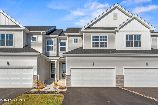 Building Photo - 306 Pilot St