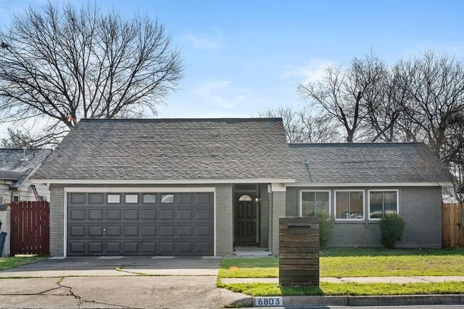 Photo - 6803 Castlekeep Way