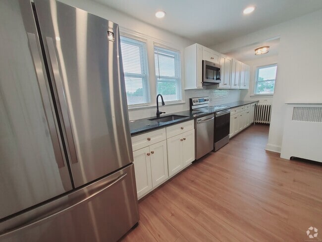 Building Photo - 16 Highland Rd Unit 2 Rental