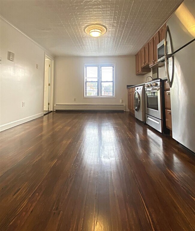 219 Pavonia Ave Condo Unit 3 Condo for Rent in Jersey City, NJ