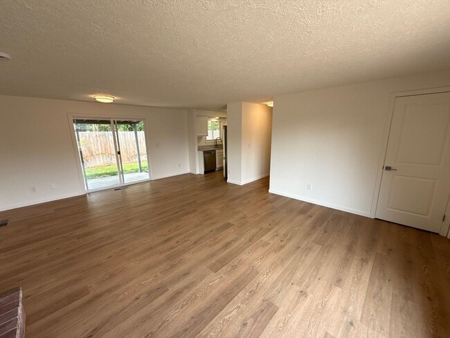 Photo - 3641 Cherrylawn Ct NE