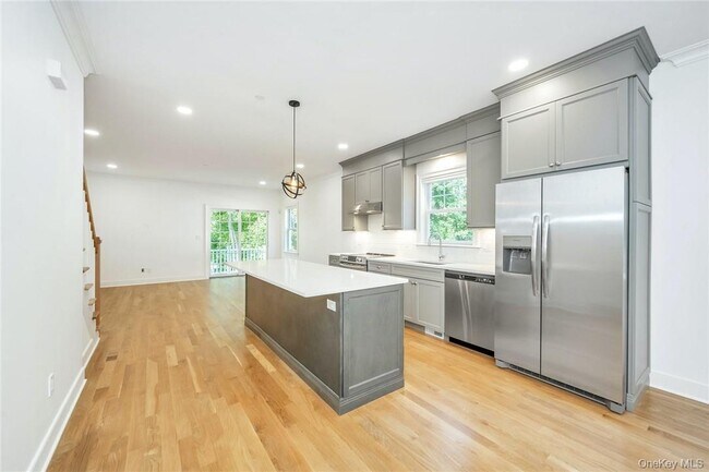 Photo - 233 Lincoln Ave Unidad B