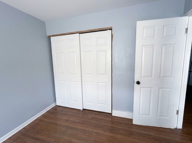 8536 N Broadway-8536 B