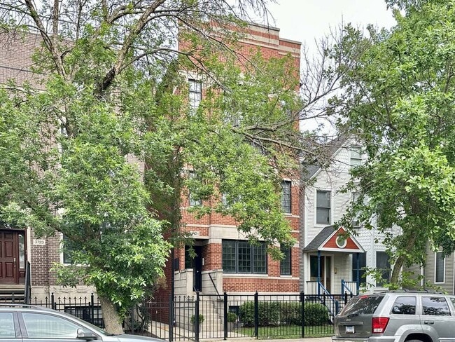 Building Photo - 3721 N Clifton Ave Unit 1