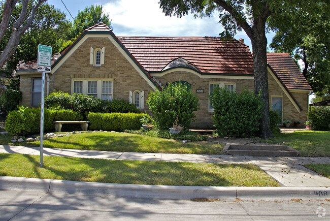 Dorothy Lane Apartments - Dorothy Lane Apartments