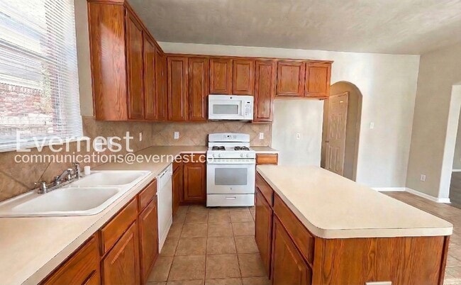 Photo - 6411 Sparrows Glen Ln