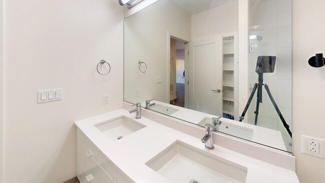 Photo - 65 Lewis St Unit 403