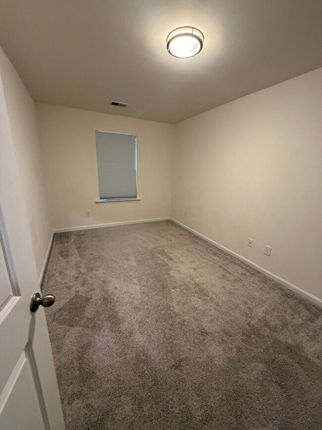 Photo - Beautiful 3 Bed / 2.5 Bath Townhome in Foxbank Plantation