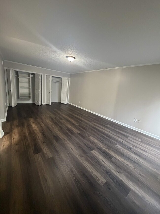 2175 Burlingate Dr