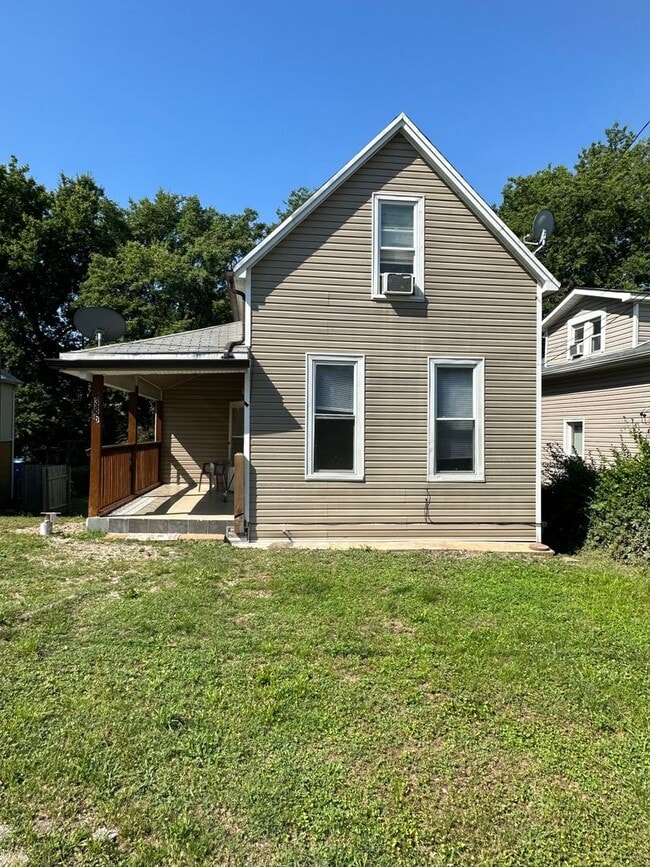 Photo - Lovely 2 Bedroom Home