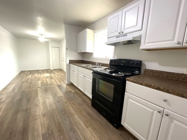 Photo - 5523 Avenue O 1/2 Ave