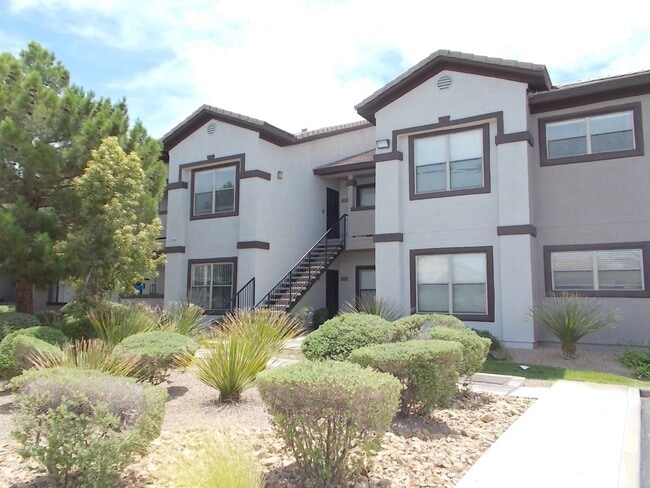 Photo - Bright Ground-Floor Condo in Gated Traverse Point with Pool & Spa Amenities Unit 1711