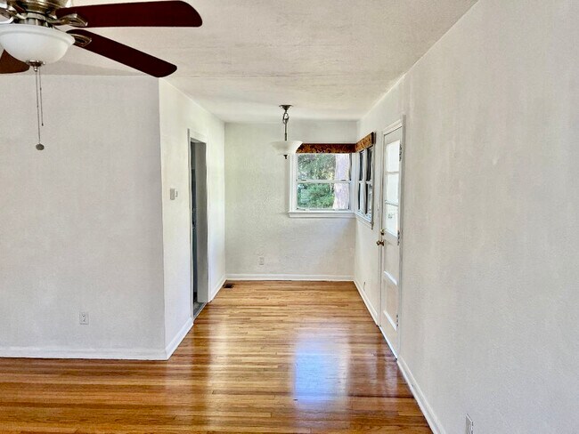 Photo - 604 N Kentucky Ave