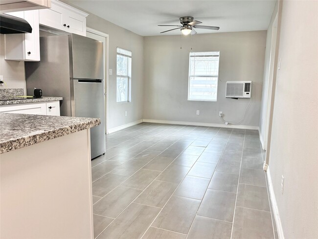 Photo - 2220 Avenue L