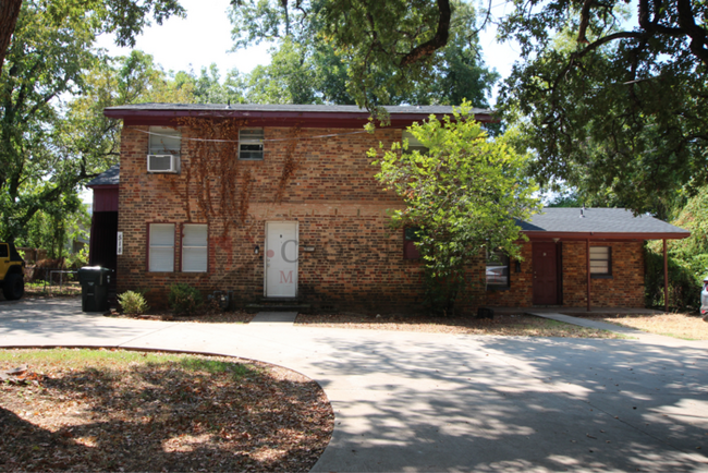 Efficiency Unit Near Downtown Tyler! - Efficiency House Unit Near Downtown Tyler!