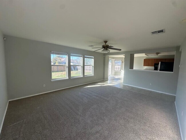 Photo - 102 Blanco Woods Blvd