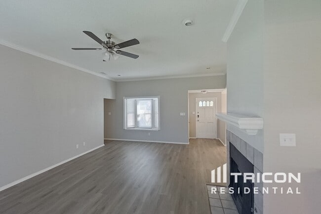 Photo - 1253 Essex Dr