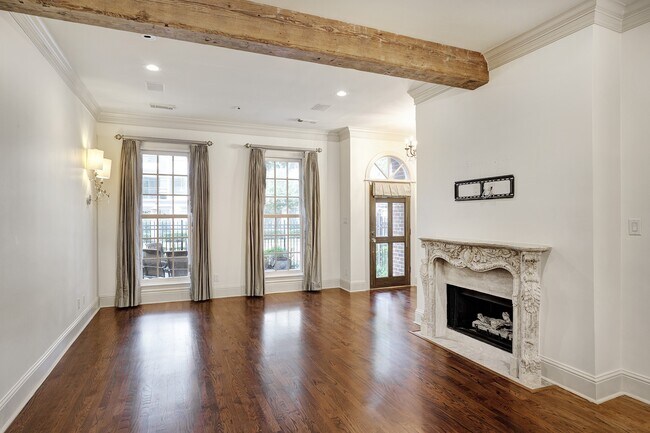 Photo - 5124 Chevy Chase Dr