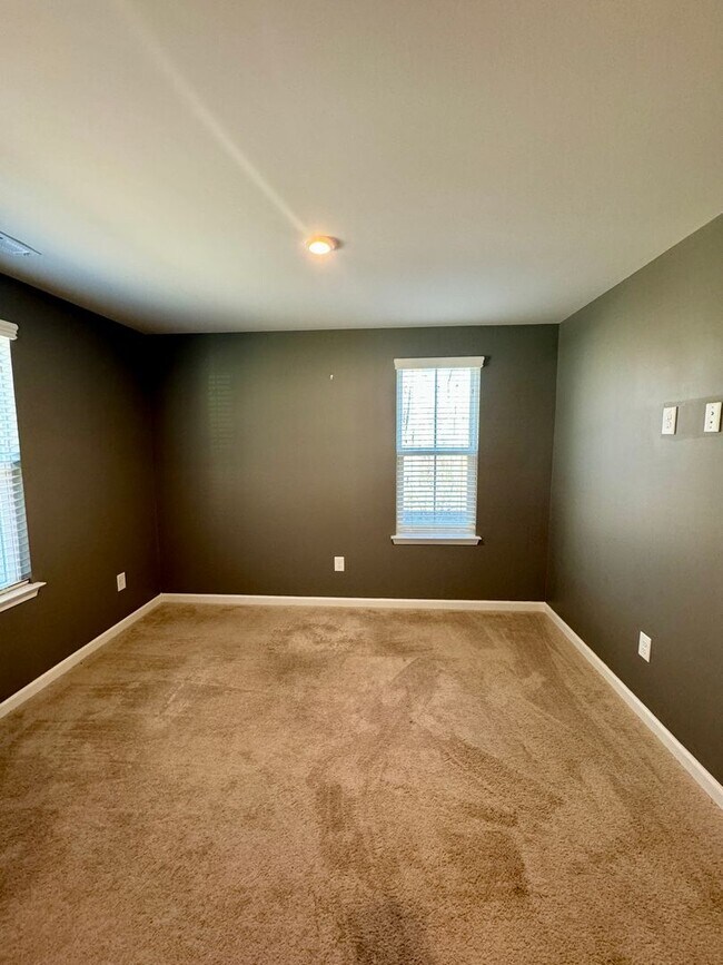 Photo - 3BR/2.5BA End Unit Townhome