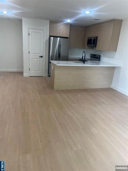 5 Montclair Ave