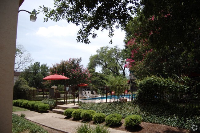 Park Like Setting - Wilshire Woods Rental