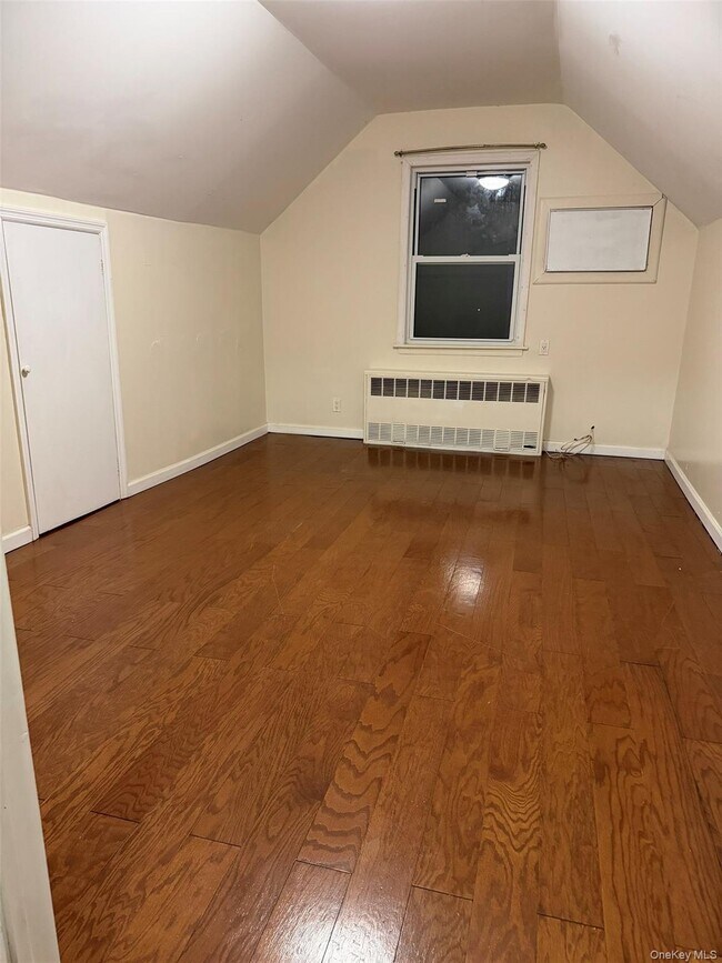 Photo - 70-19 164th St