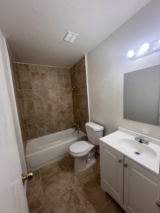 Photo - 6905 E Golf Links Cir