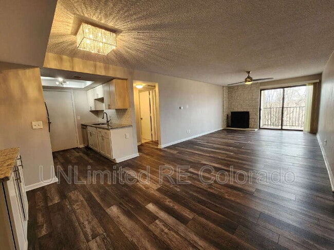 Photo - 431 S Kalispell Way Unidad 303