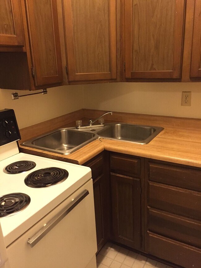 Photo - Telford 3405