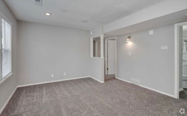 Building Photo - Available NOW! 3 Bed 1 Bath Home! $1350.00