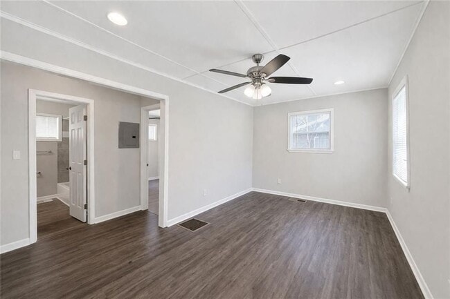 Photo - 2146 Brookview Dr NE