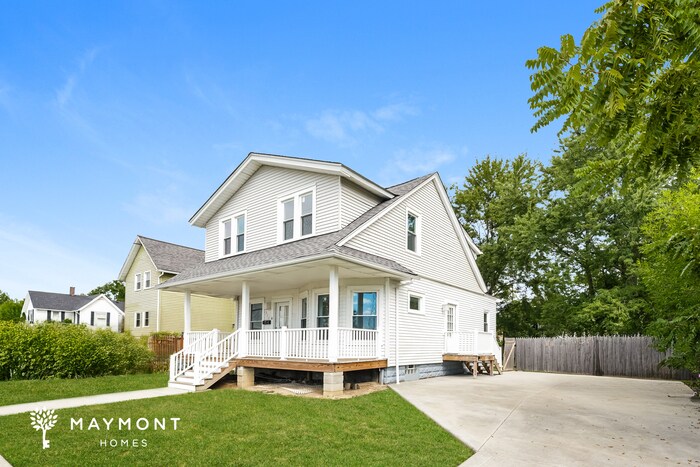 Photo - 957 Foster Ave