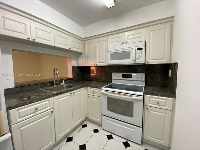 Photo - 11800 SW 18th St Unit 514-4