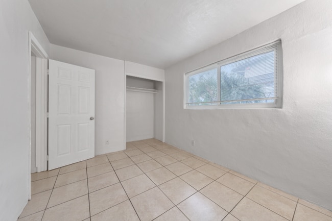 Photo - 1210 NW 2nd St Unidad 4