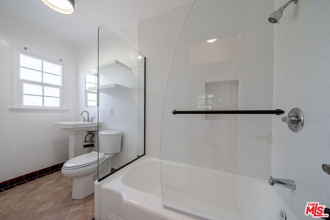 Photo - 823 Highland Ave Unit 2