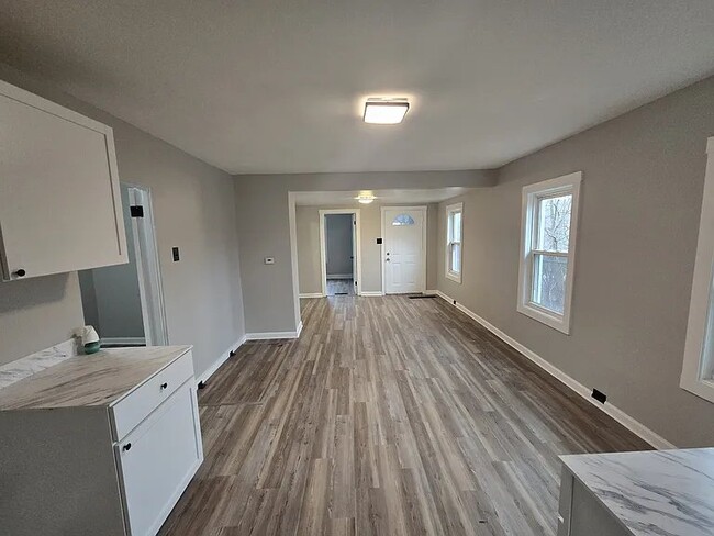 Photo - 2330 W 30th St