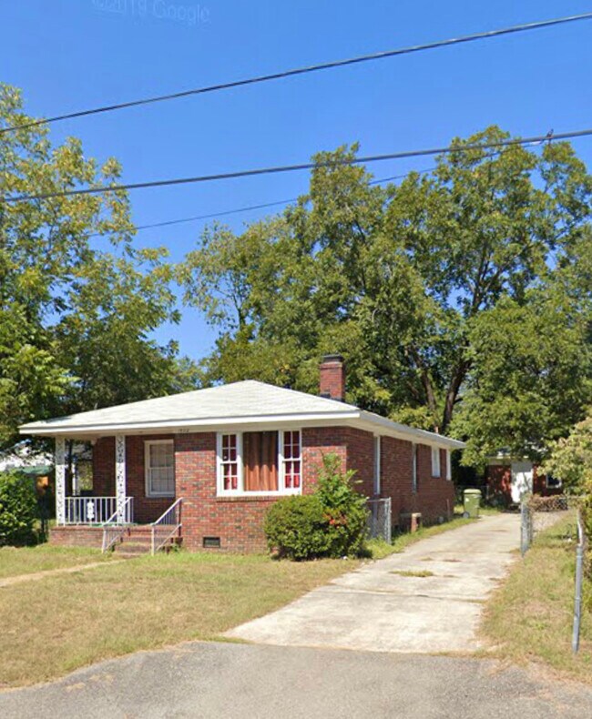 Exterior - 1422 Poplar St House Unit A