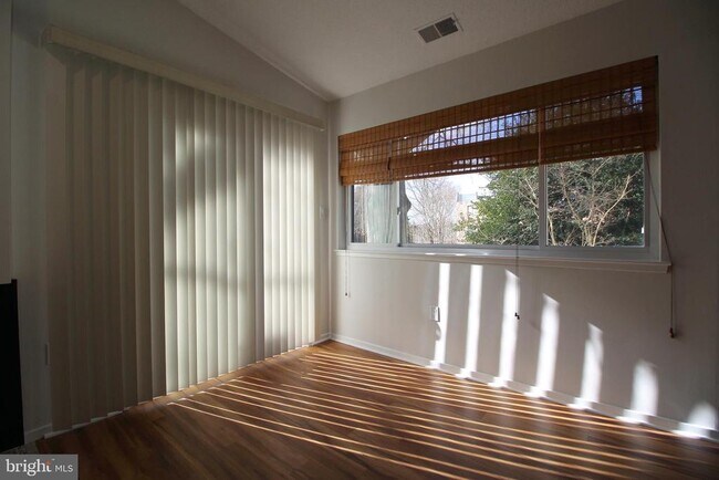 Photo - 1956 Villaridge Dr Unit 1956B