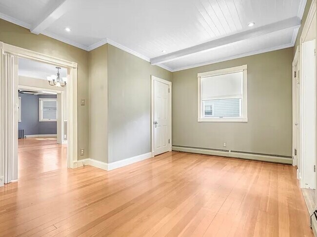 Photo - 475 Tecumseh St Unit 1