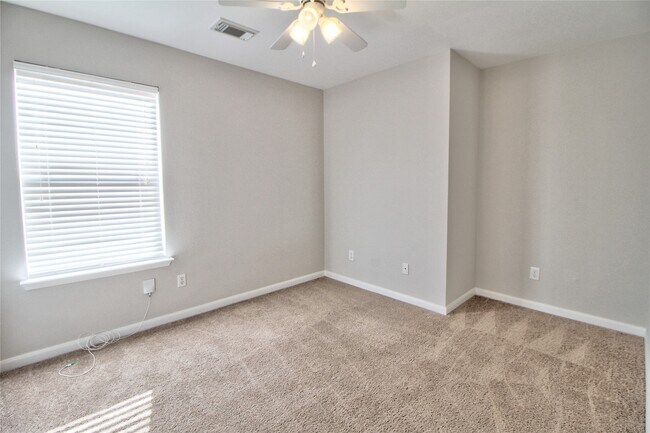 Photo - 29407 Legends Green Dr