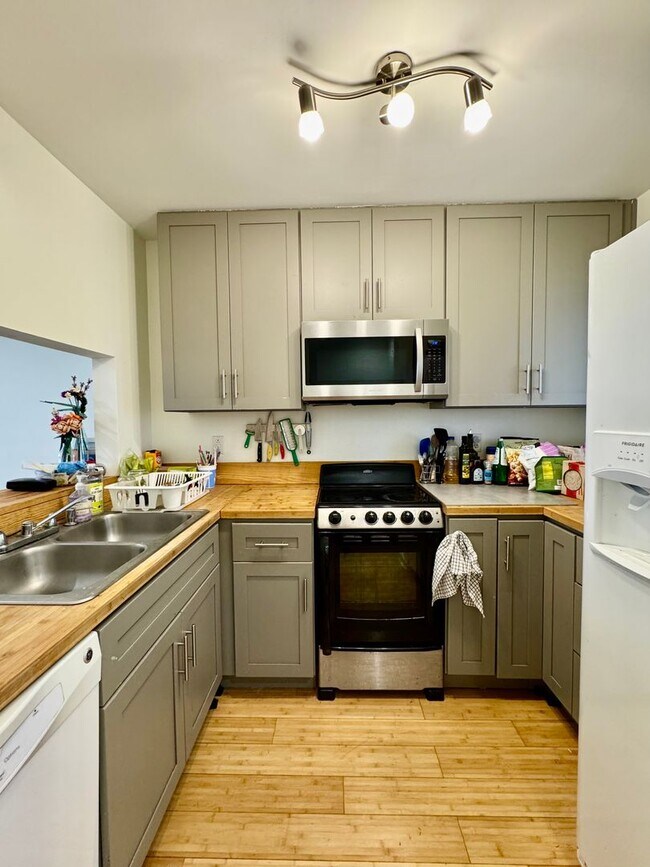 710 Martin Luther King Junior Boulevard F14