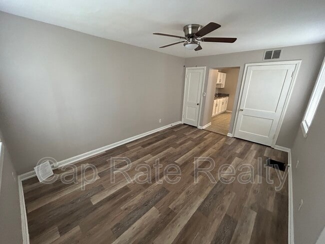 Photo - 1045 Republic Ave