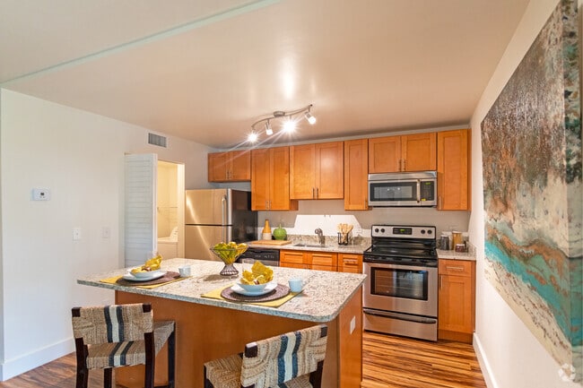 1HAB, 1BA - Cocina - Innovo Living On Waters